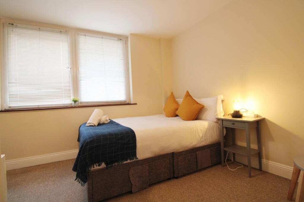 Апартаменты Large 3 Bed, Galway City Centre Экстерьер фото